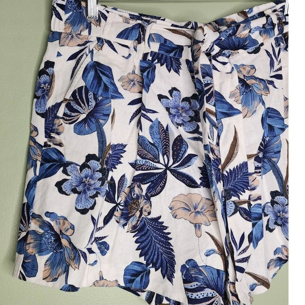 C‎ & C California Floral Linen Blend Shorts 12 Blue White Belt Pockets Pull On